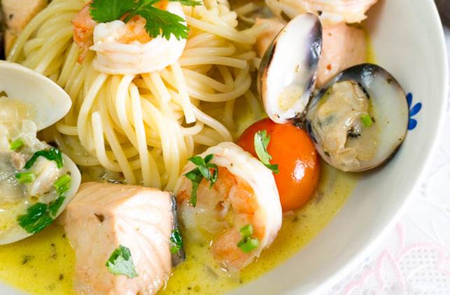 Spaghetti with Seafood Velouté