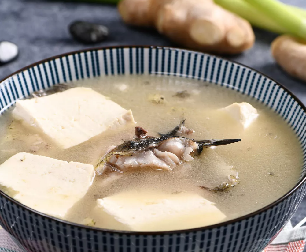 Crucian Carp Tofu Soup 鲫鱼豆腐汤 