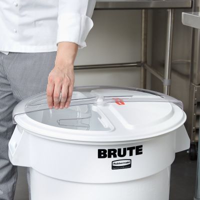 RUBBERMAID BRUTE® Ingredient Container with Sliding Lid and Scoop